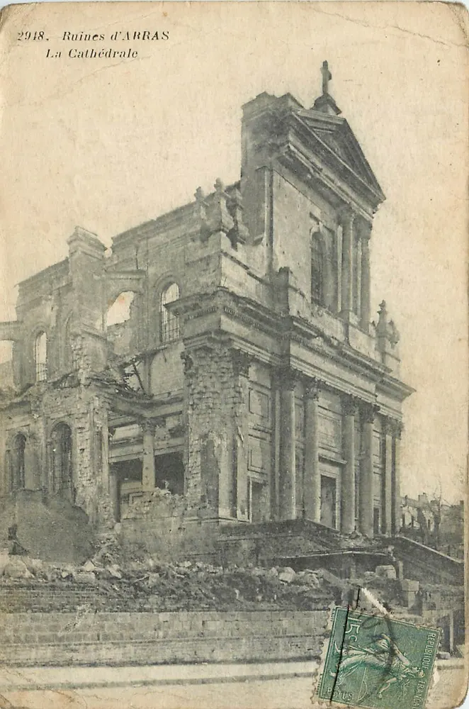 Ruínas de Arras — A Catedral — 2948 — Editor desconhecido - Frente