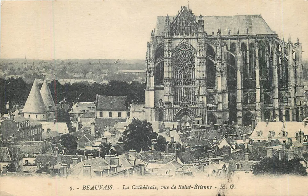 Beauvais - La Cathédrale, vue de Saint-Étienne - M. G. - Recto
