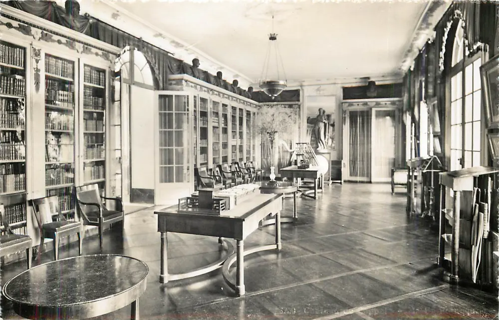 Castelo de Coppel - A Biblioteca — Editor: Flut. Édit. Cartorori, Genebra — N° 3250 - Frente
