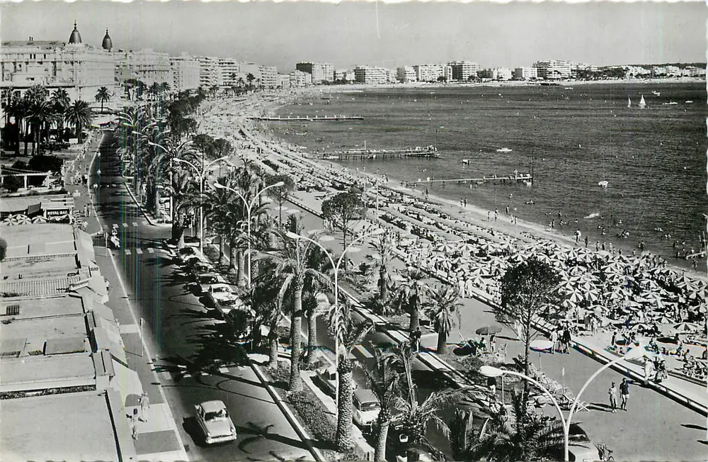 Cannes — A Croisette e a Praia — Éditions d'Art Montpét - Frente