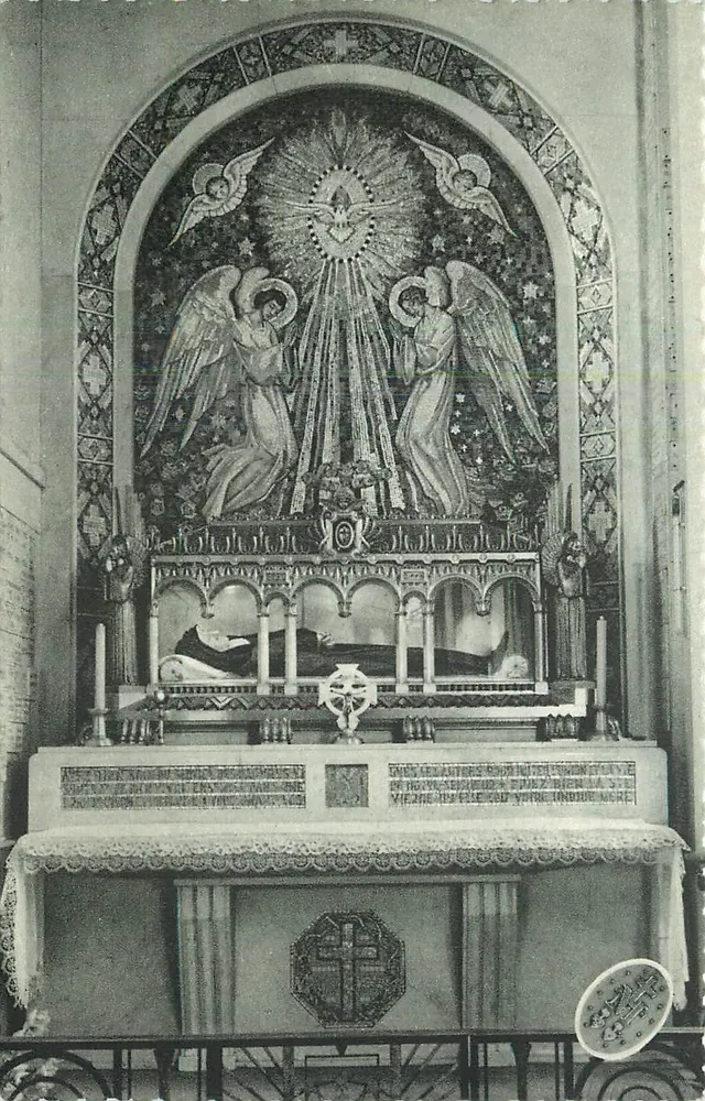 Kapelle der Gnadenmedaille — Reliquiar der Heiligen Louise de Marillac — Töchter der Caritas von Saint Vincent de Paul - Vorderseite