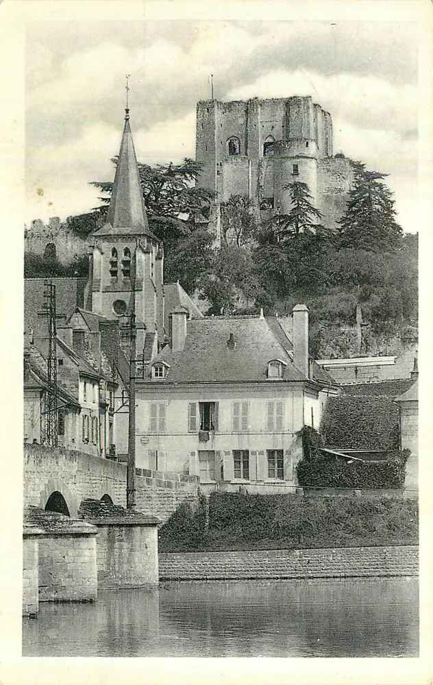 Montrichard — Le Château vu de la rive gauche du Cher — Les Arts Photomécaniques - Recto