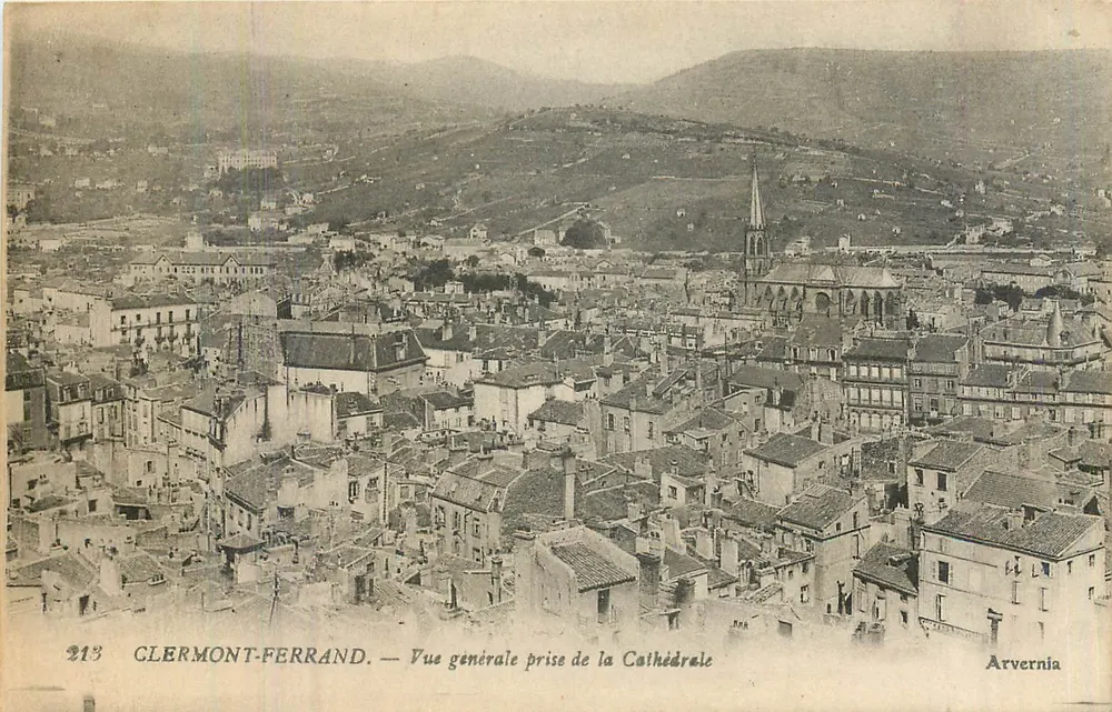 Clermont-Ferrand — Vue générale prise de la Cathédrale — Arvernía, n°213 - Recto