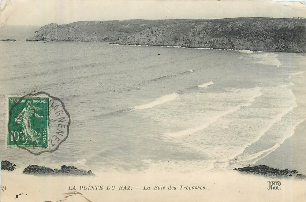 A Ponta do Raz — A Baía dos Falecidos — ND Hot. - Frente