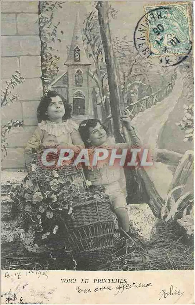 Dos niños cerca de una iglesia — escena de primavera — editor no visible - Anverso