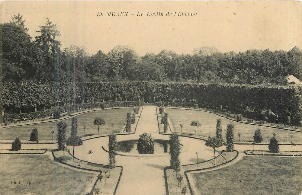Meaux — O Jardim do Bispo — Phot-Express - Frente