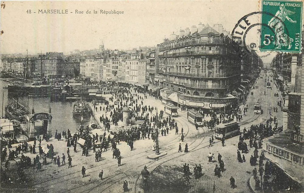 Marselha - Rue de la République — visão animada com calçada e bondes — Edições de Pinot e Cie, n°48 - Frente