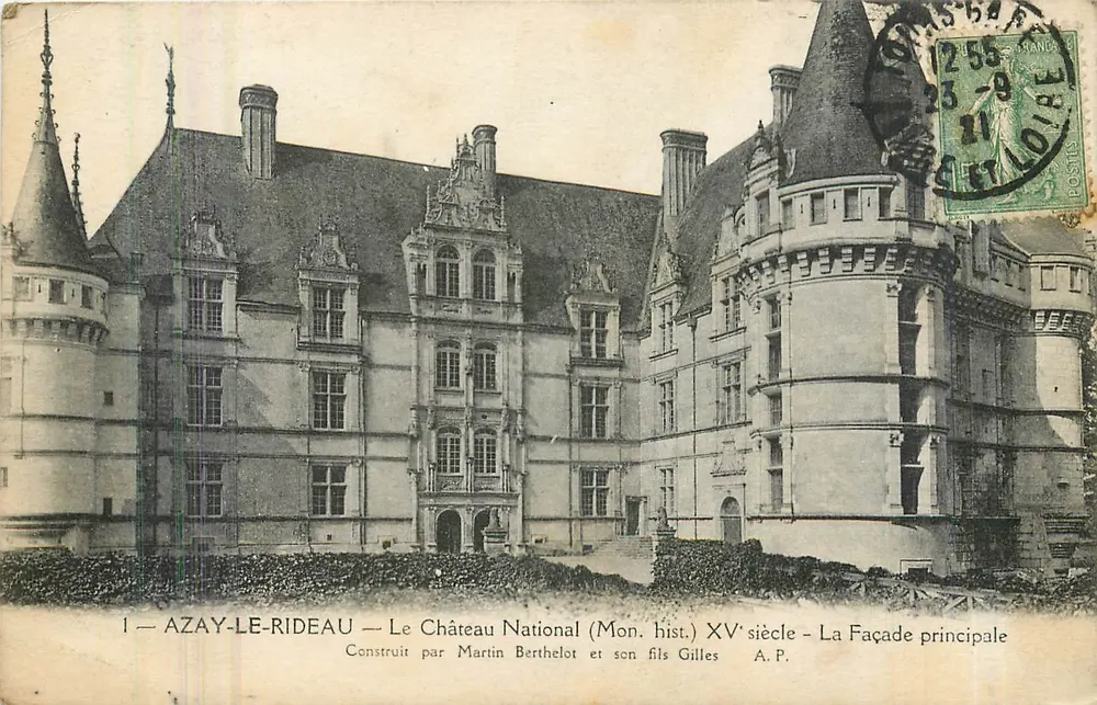 Azay-le-Rideau — Das nationale Schloss (Historisches Monument) 15. Jahrhundert — Die Hauptfassade — Von Martin Berthelot und seinem Sohn Gilles gebaut — A.P. - Vorderseite