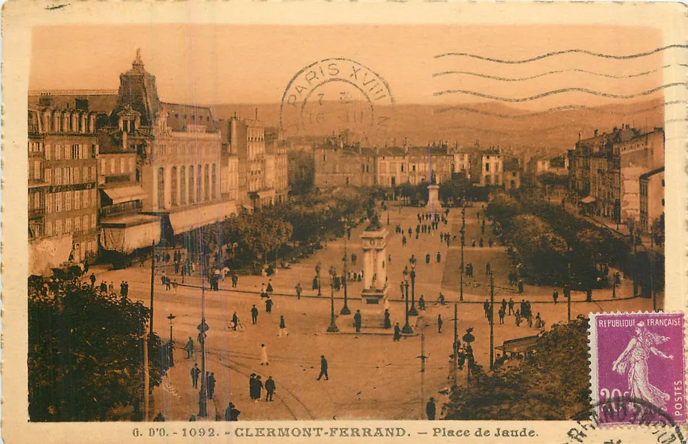 Clermont-Ferrand — Praça de Jaude — G. D'O. - 1092 - Frente