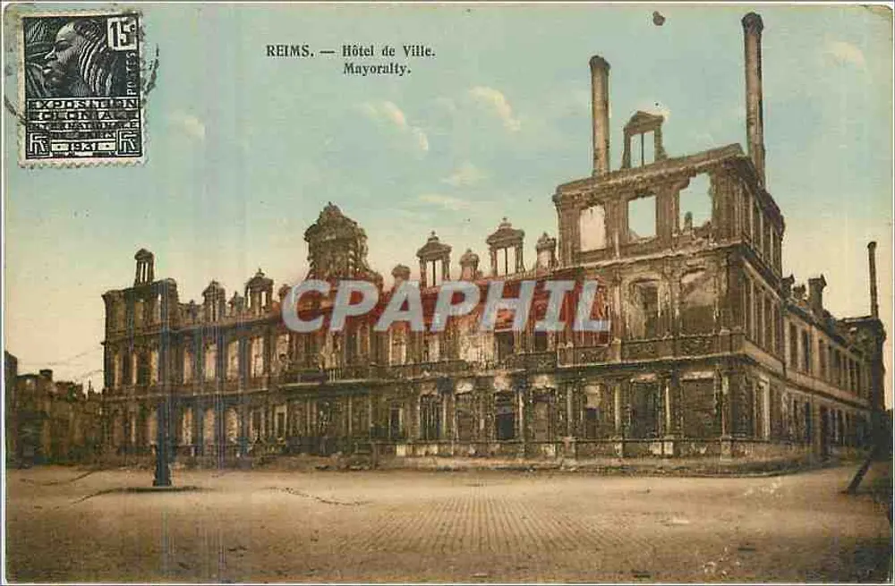 Reims — Hôtel de Ville. Ruines postérieures à la guerre. - Recto