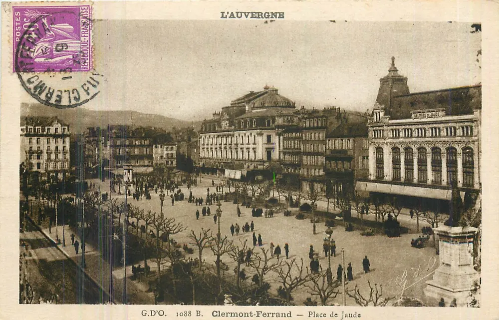Clermont-Ferrand — Place de Jaude — G.D'O. 1088 B - Frente