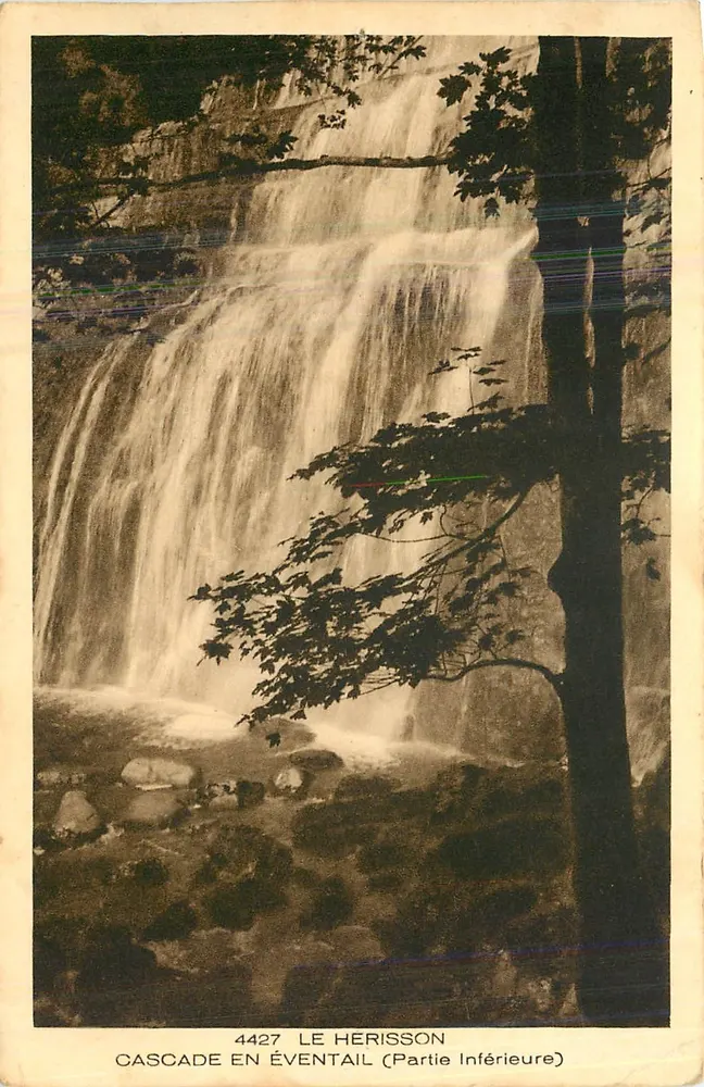 Cachoeira em Forma de Abanico (Parte Inferior) — Le Herisson — Coleção Le Jura - Frente