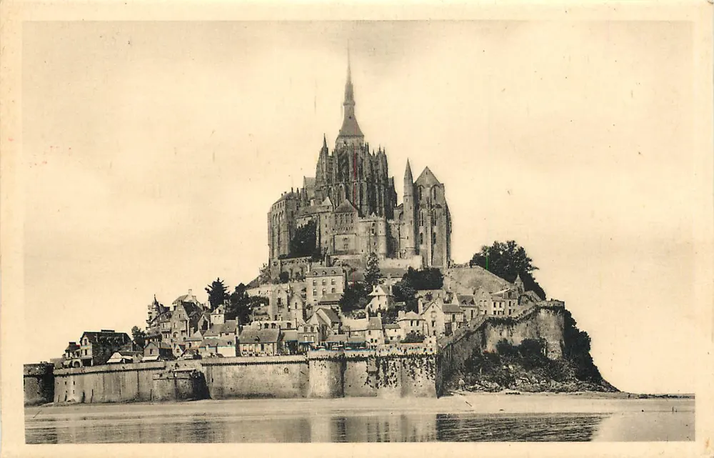 Mont Saint-Michel — vue générale — Abbaye du Mont Saint-Michel - Recto