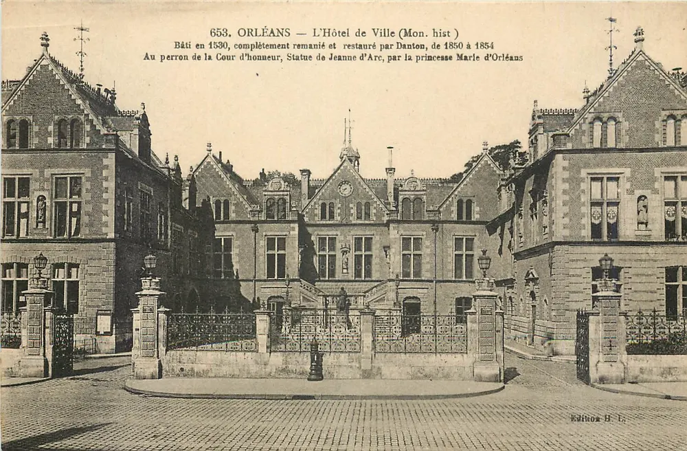 Orléans — O Hotel de Ville (Mon. hist.) — Edição H. I. - Frente