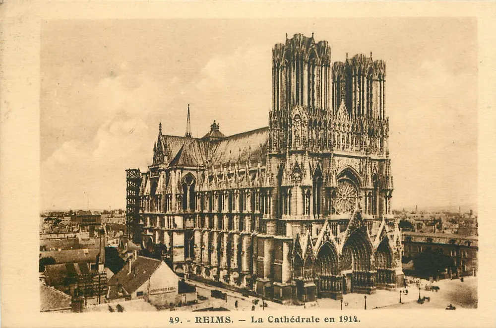 Reims — A Catedral em 1914 — Edição A. Quentinnet, n°49 - Frente