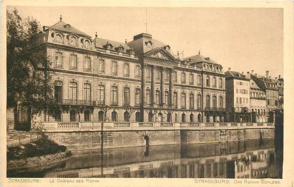Estrasburgo: O Castelo dos Rohan — vista do edifício no canal, editor Cliché G. Escher, n° 294 - Frente