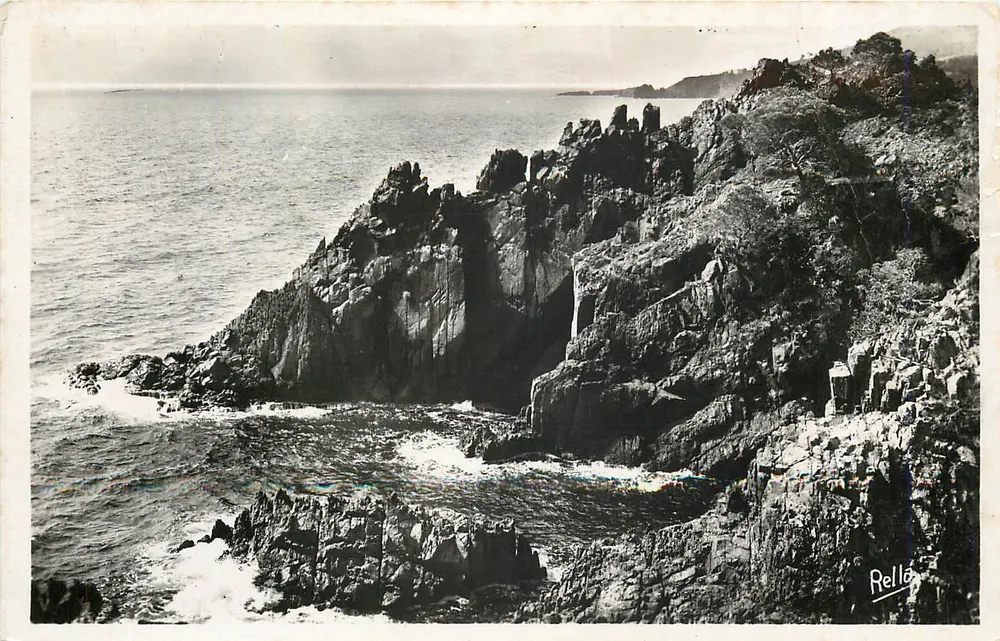 Os Rochos do Trayas — A Corniche d'Or — Coleção « A Costa da Azur » — Rella - Frente