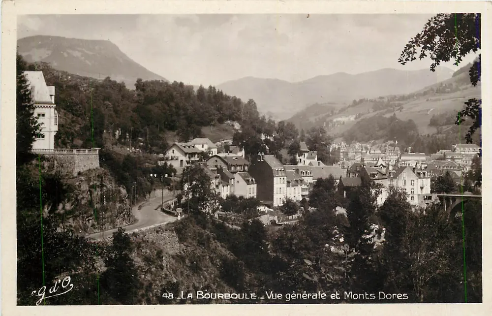 La Bourboule — Vista geral e Monts Dore - Frente