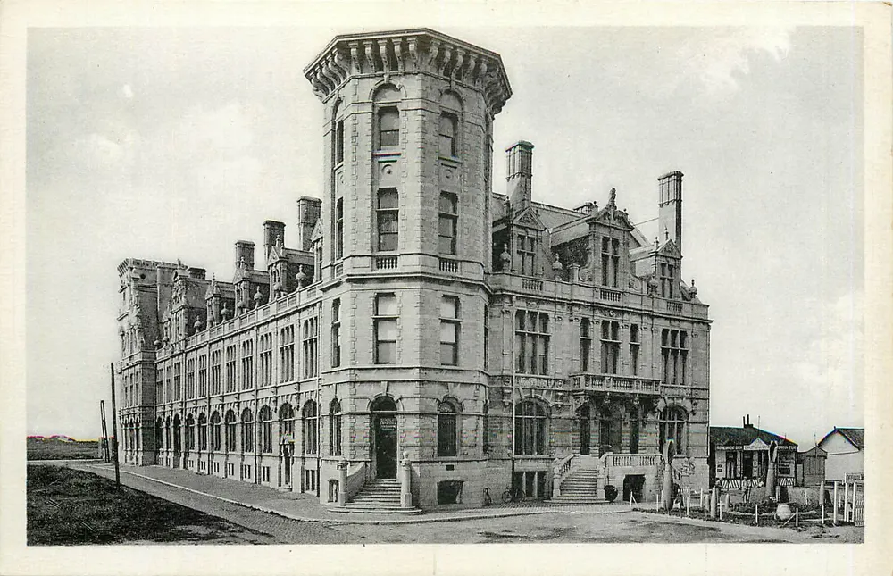 Hotel de Correos y Museo — Zeebrugge — Photocarta 'Albert' n°14 - Anverso