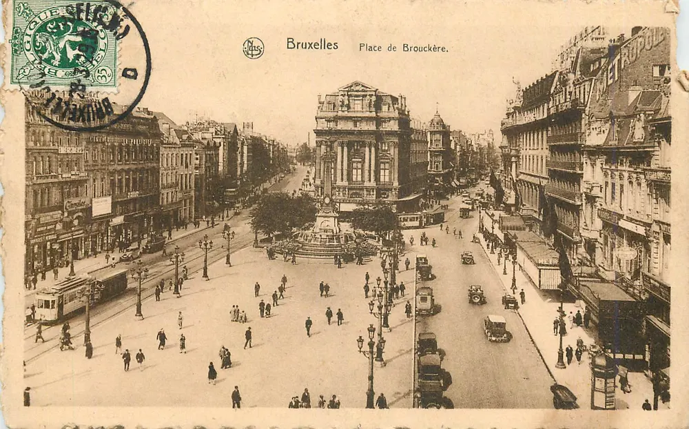 Bruxelles - Place de Brouckère — vue de la place avec monument central et tramway, éditeur N. Leis, n° 254 - Awers
