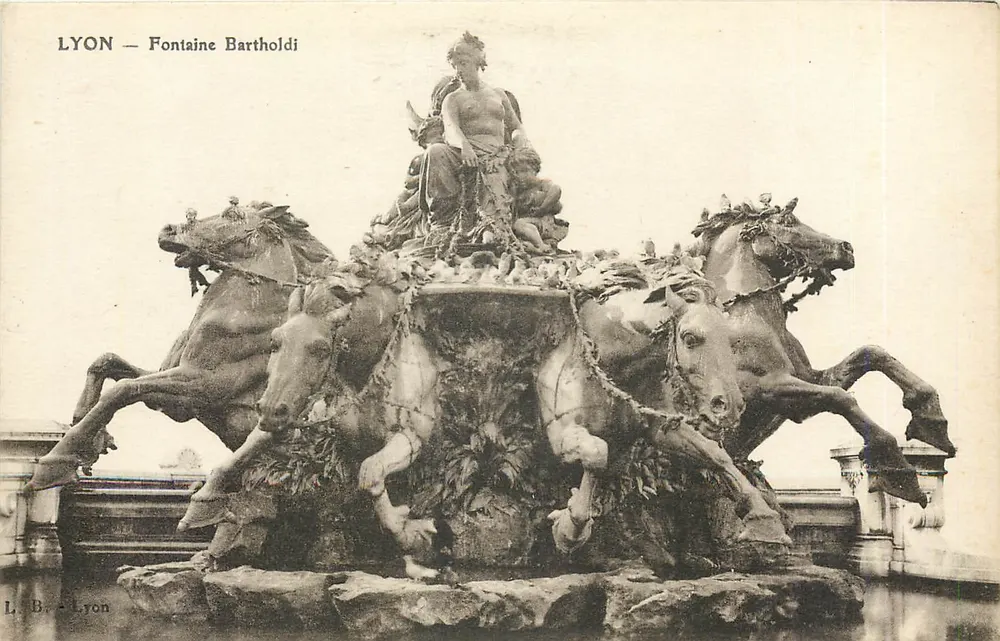 LYON — Fontaine Bartholdi — L. B. - Lyon - Frente
