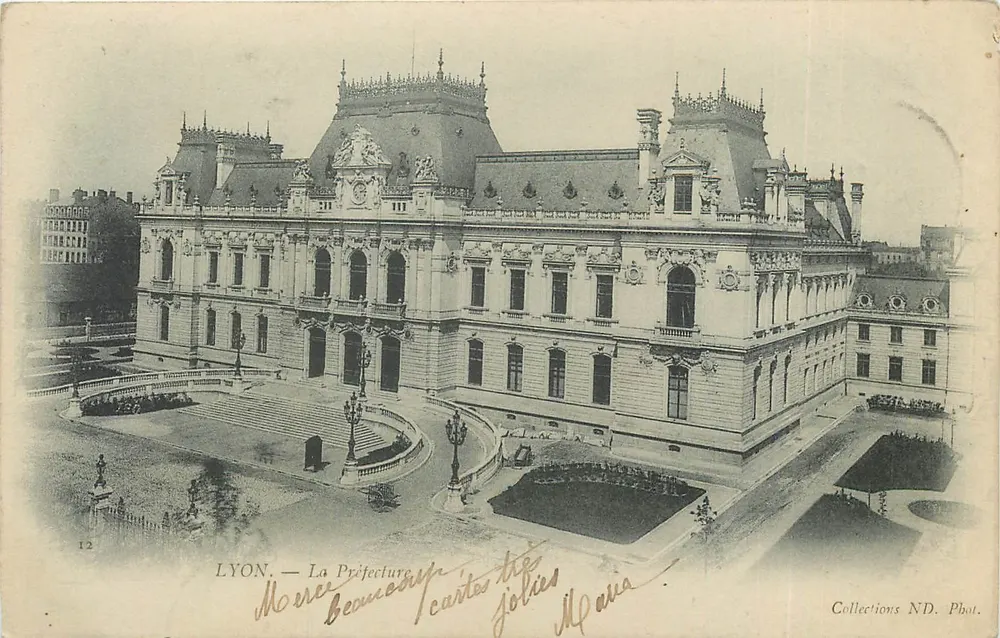 LYON — A Prefeitura — Coleções ND. Fot. - Frente