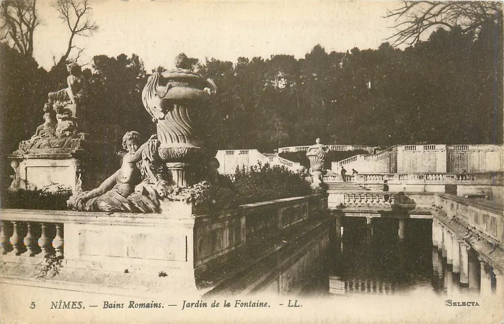 Nîmes — Bains Romains — Jardin de la Fontaine — Selecta - Recto