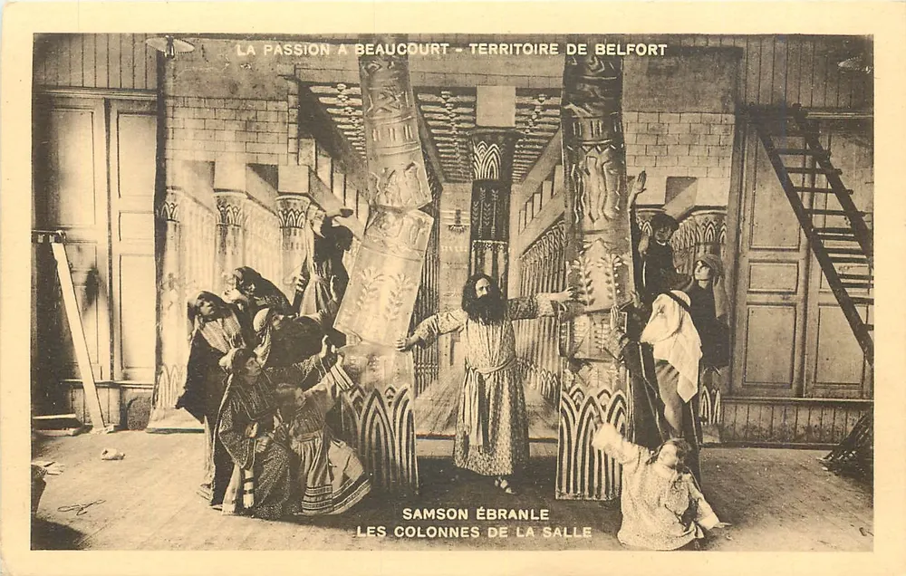 Die Passion in Beaucourt - Territorium von Belfort — Samson Ébranle, Die Säulen des Saals - Vorderseite