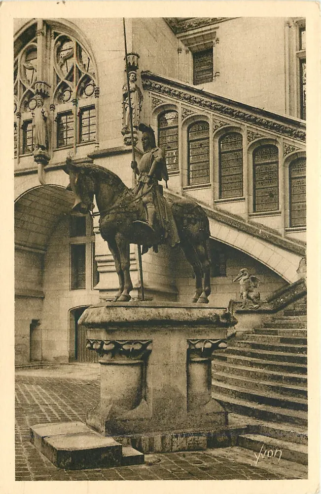 Castelo de Pierrefonds — Estátua do Duque de Orleães — Edições La Douce France - Frente