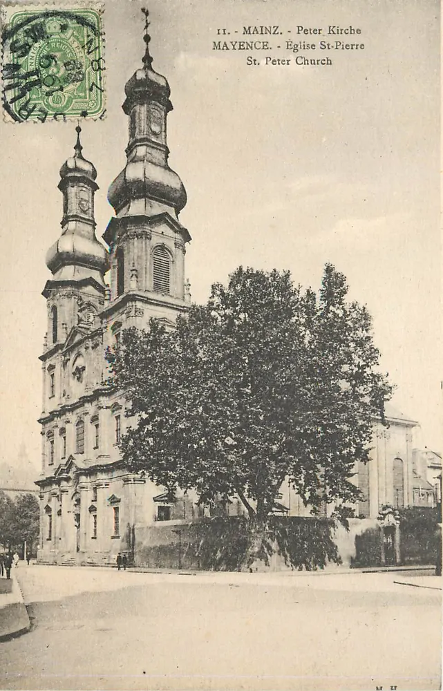 Mainz - Kerk van Sint Pieter — uitzicht op de gevel en de twee torens - Voorkant