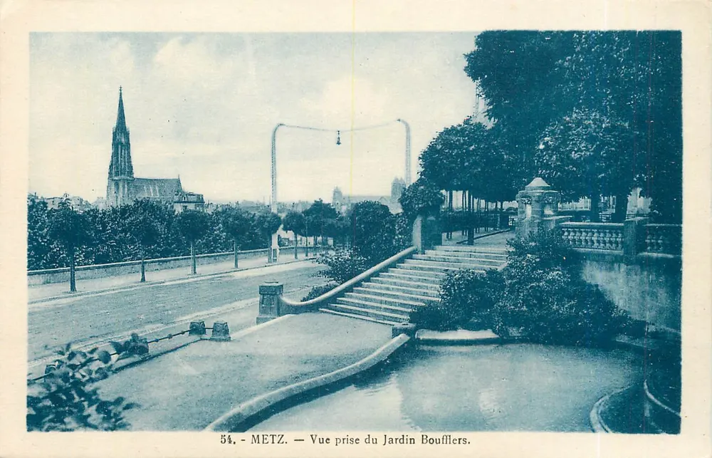 Metz — Vue prise du Jardin Boufflers — P. Bonnevie, Éditeur Metz - Recto