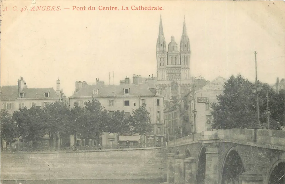 Angers — Ponte do Centro. A Catedral. — A.C. 48 - Frente