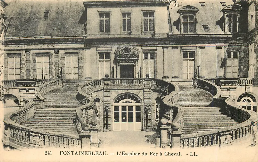 Fontainebleau — A Escada do Cavalo de Ferro — LL. n°241 - Frente