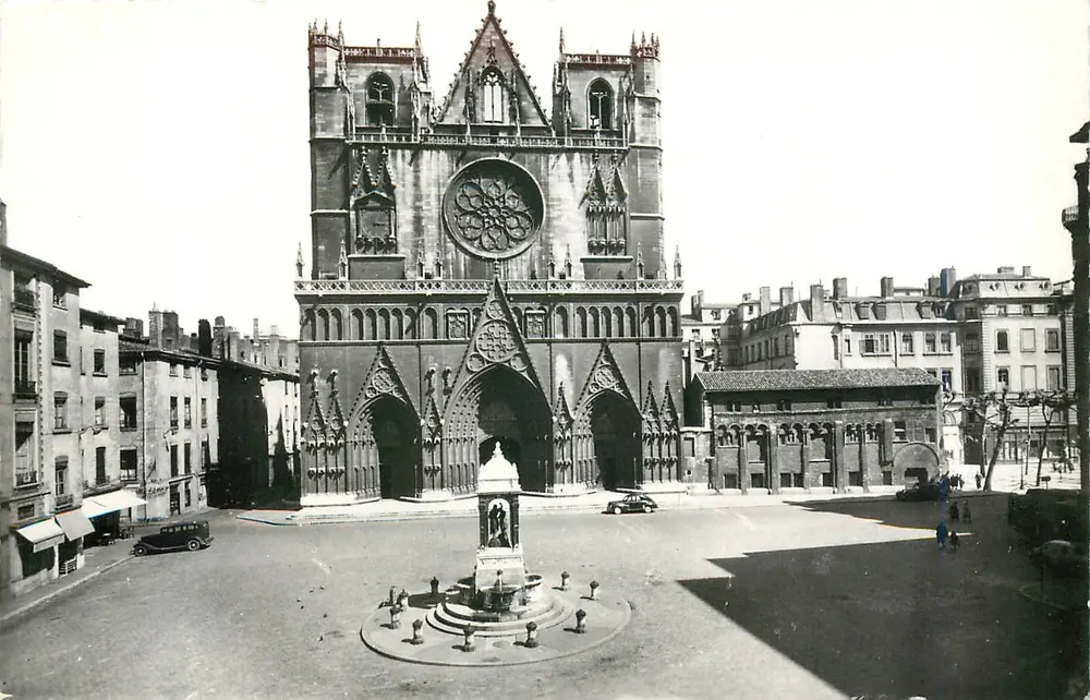 Lyon — Kathedrale Saint-Jean und Manécanterie — Les Éditions de l'Économie Bron - Vorderseite