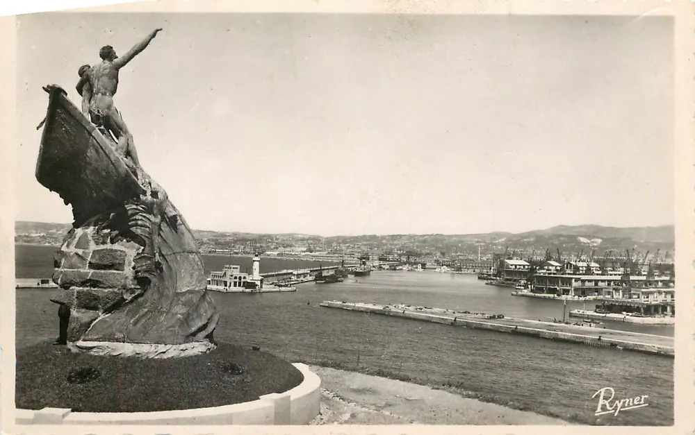 Marsella — Vista general de los puertos. Monumento a las víctimas del mar. (Arquitecto Verdilhan) — Ryner - Anverso