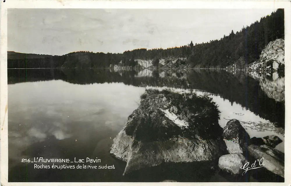 Auvergne - Lac Pavin - Eruptivgesteine der südöstlichen Uferseite — G.d'O — Nr. 216 - Vorderseite