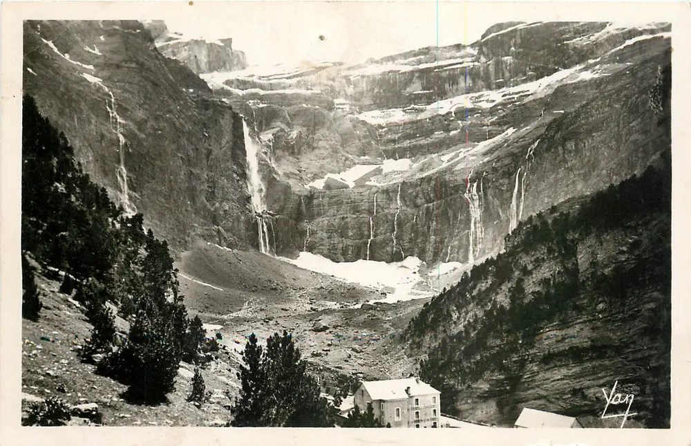 Gavarnie — O Circo e o Hotel — Edição Foto Glaunault Lourdes n°230 - Frente