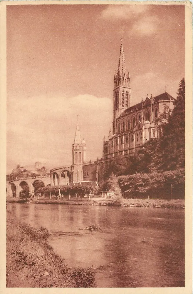 Lourdes — A Basílica e o Gave — Edição P. Doucet - Frente