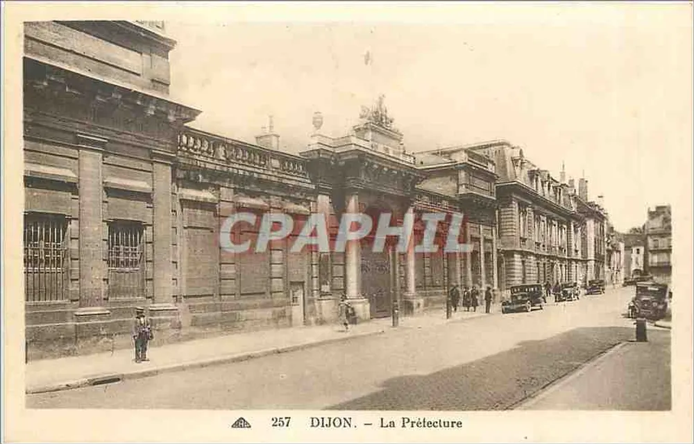 Dijon — A Prefeitura — C° dos Artes, Strasbourg - Frente