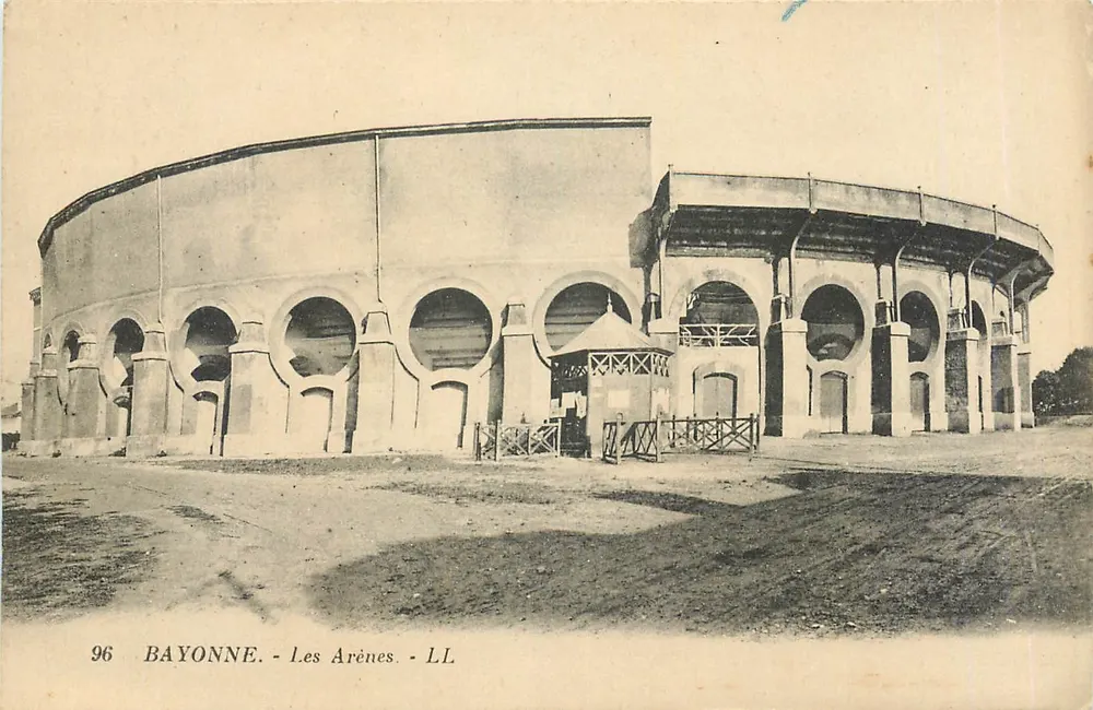 Bayonne - Les Arènes - LL - Frente