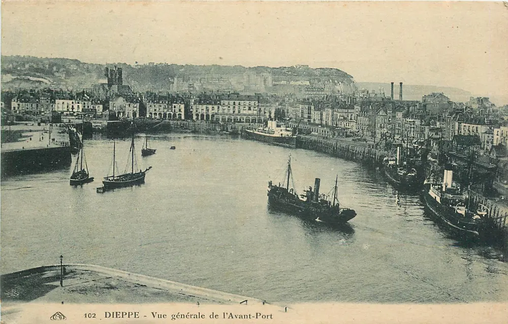 Dieppe — Allgemeiner Blick auf den Avant-Port — Verlag C. Madeleine, Nr. 102 - Vorderseite