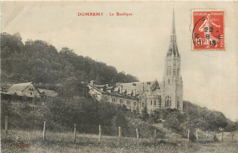 Domrémy - A Basílica — editor desconhecido, número de série não visível - Frente