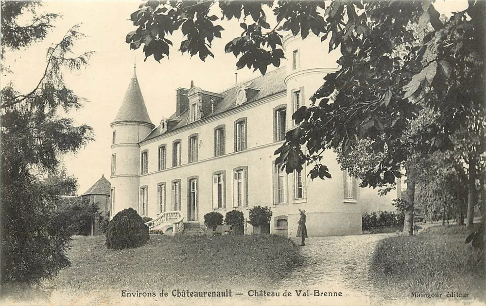 Arredores de Châteaurault — Castelo de Val-Brenne — Editor Maingour - Frente