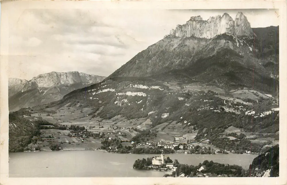 Lac d'Annecy — Vue générale et Dents de Lantfon — Édition GILL, Annecy - Recto