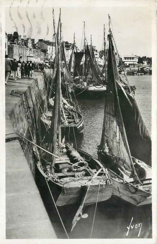 Le Pouliguen (Loire-Inf) — Fischboote am Kai — Les Éditions d'Art, Paris - Vorderseite