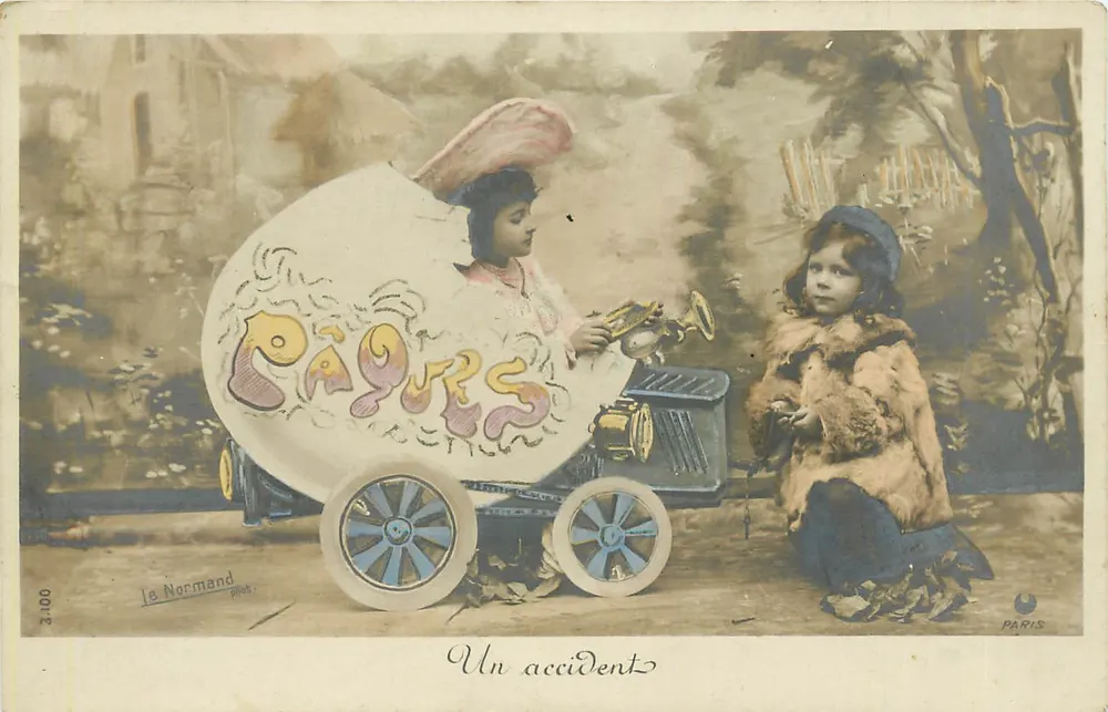 Dois crianças com um carrinho decorado — 'PAGRES' — editor Le Normand, Paris - Frente