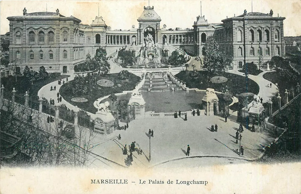 Marseille — Le Palais de Longchamp — vue du jardin et de la fontaine - Frente
