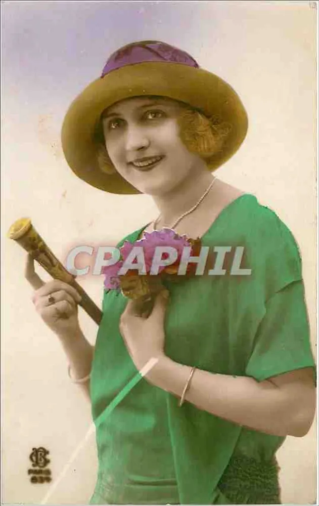 Jovem mulher com chapéu e vestido verde — Paris 834 — Editor B. Paris - Frente
