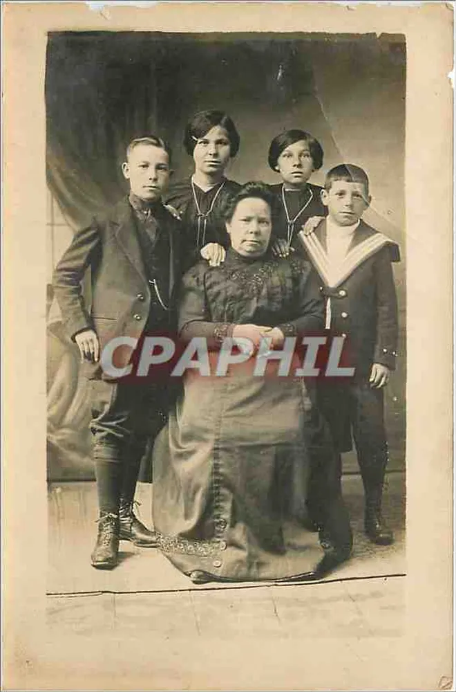 Família — retrato de grupo — editor desconhecido - Frente