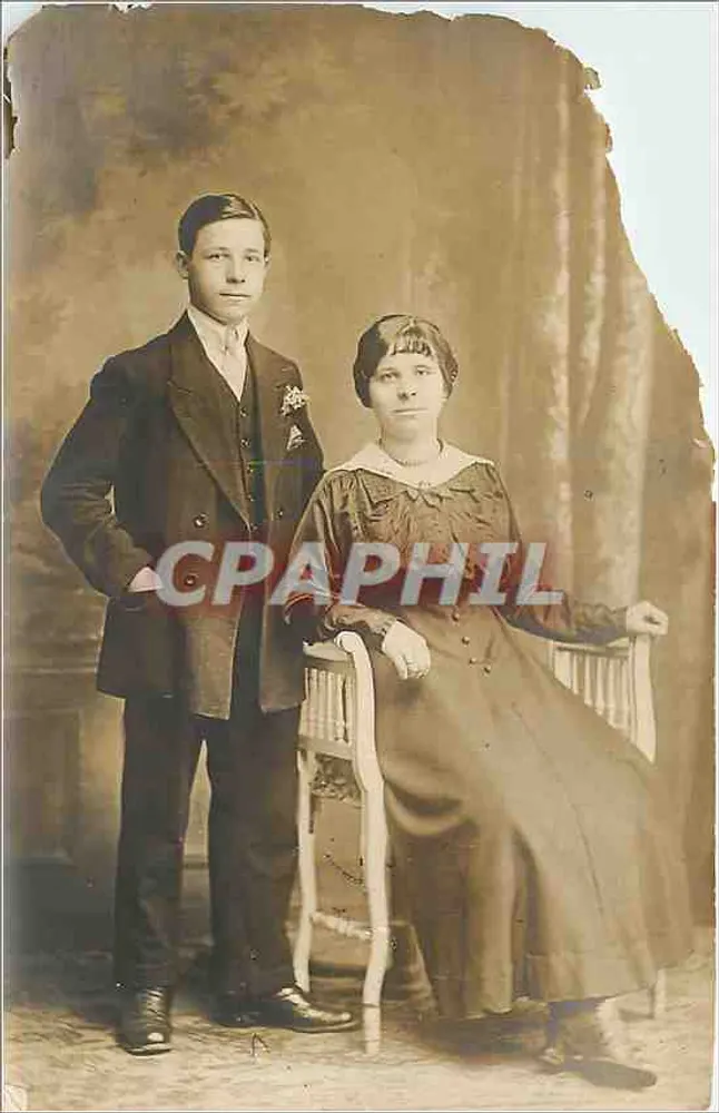 Retrato de una joven pareja — época 1900-1910 — sin editor ni número visible - Anverso